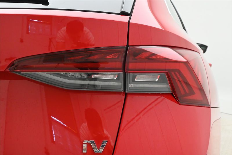 Škoda Octavia 1,4 TSI iV 150kW DSG Style SoH - fotka 31 z 32