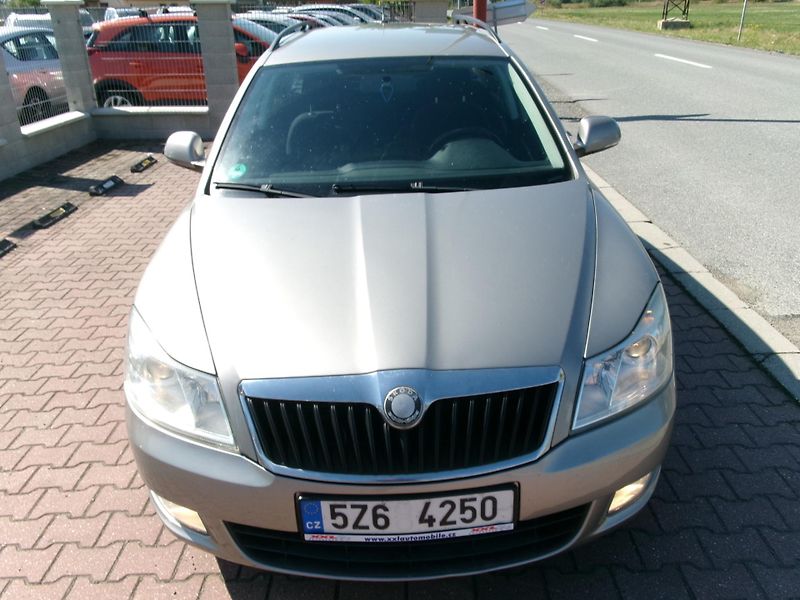 Škoda Octavia (2010) 2,0TDI 8V KLIMA VÝHŘEV TAŽNÉ - fotka 4 z 24