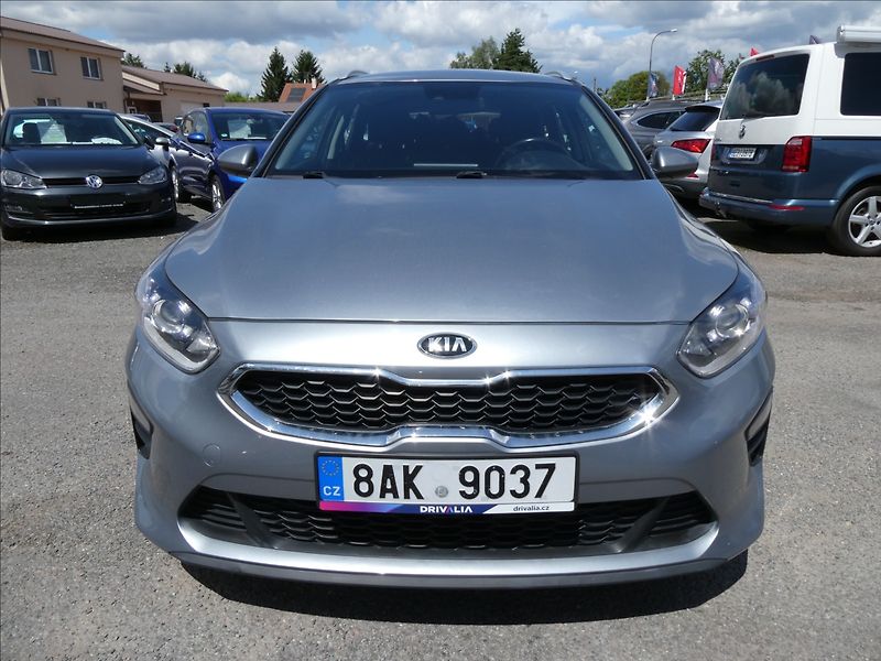 Kia Ceed 1,0 T-GDI Exclusive SW,2x pneu - fotka 2 z 35