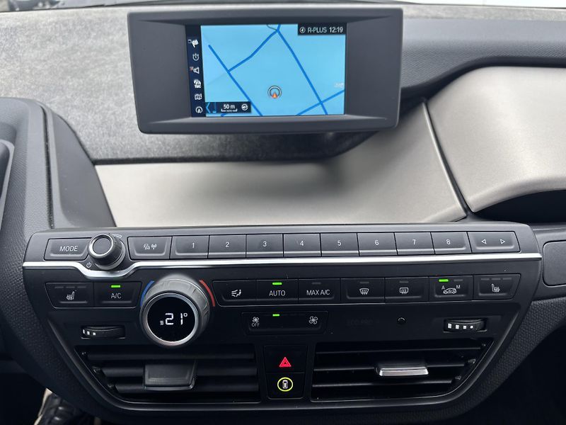 BMW i3 (2022) S 120AH, 135kW - fotka 13 z 15