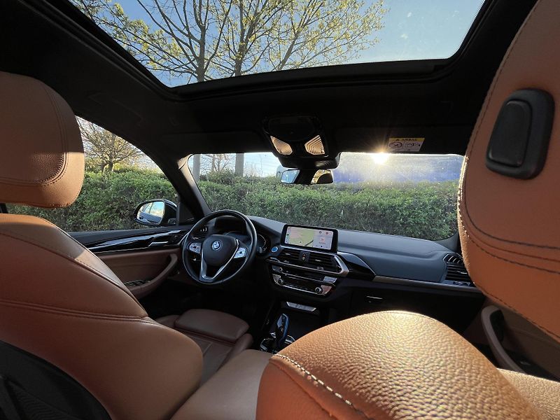 BMW iX3 (2021) /210kW - fotka 24 z 38