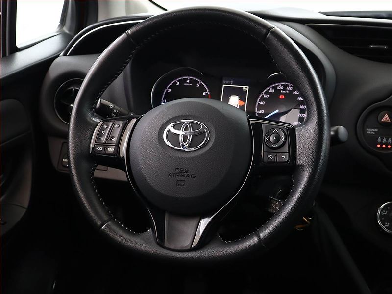 Toyota Yaris (2018) 1.5 Dual VVT-i, ČR,1.maj - fotka 13 z 17