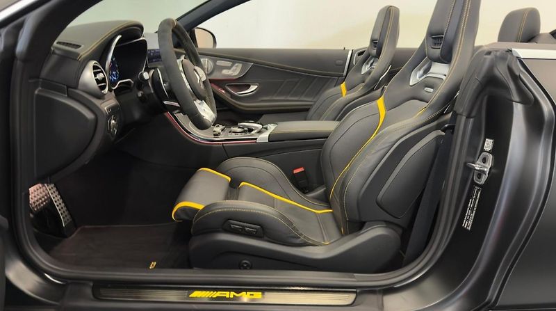 Mercedes-Benz Třídy C 63S AMG V8 Cab Final Edition - fotka 17 z 34