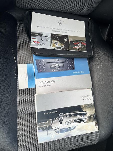 Mercedes-Benz Třídy C (2008) 320 CDi 165 Kw 4MATIC  - fotka 18 z 20