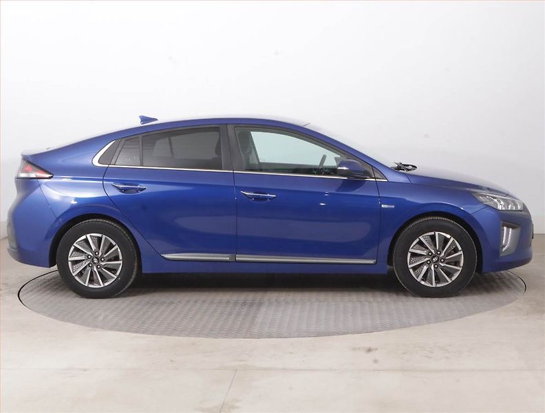 Hyundai Ioniq (2021) Style Electric 38 kWh - fotka 6 z 18