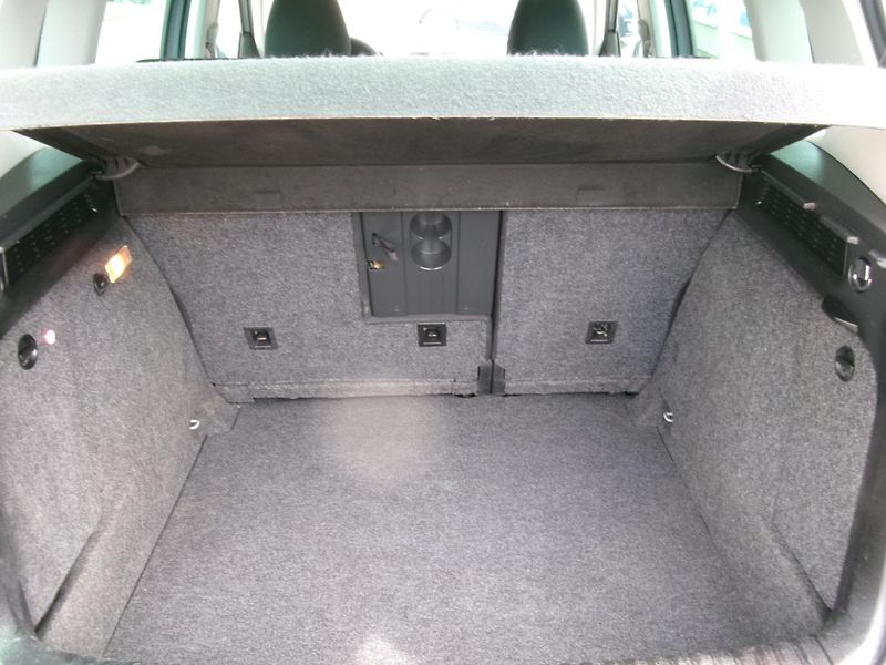 Volkswagen Tiguan (2010) 2,0TDI DSG AC 4x4 TEMP TAŽNÉ - fotka 12 z 31
