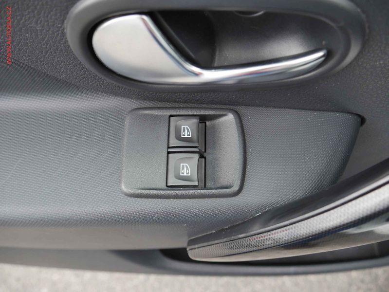 Dacia Sandero (2019) 1.0 SCe, AC - fotka 12 z 14