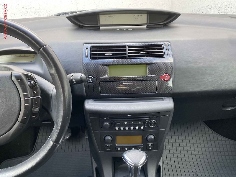 Citroën C4 (2008) 1.6i 16V, AT, autoAC, temp - fotka 12 z 15
