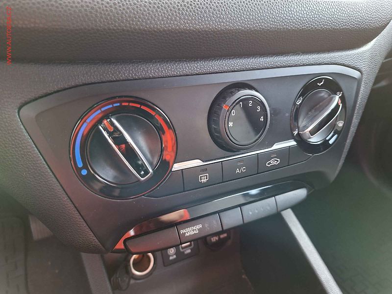 Hyundai i20 (2015) 1.2CVVT, 2.maj,ČR, AC, tempo - fotka 12 z 17