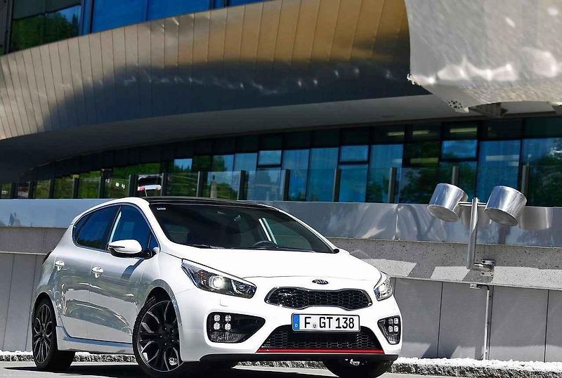 V průběhu let vznikla řada různých modifikací Ceedu.