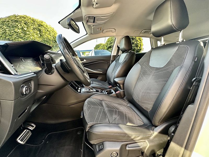 Opel Grandland (2022) ULTIMATE 1,2 Turbo AT8 - fotka 8 z 26