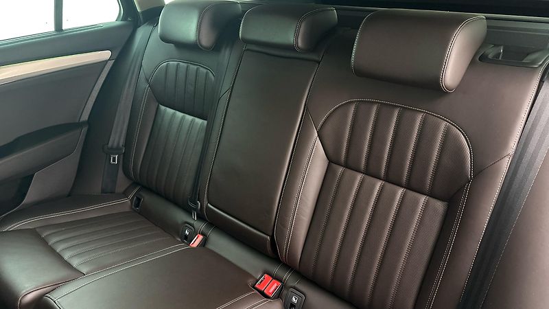 Škoda Superb 2.0 TDI DSG 4x4 L&K Combi - fotka 16 z 34