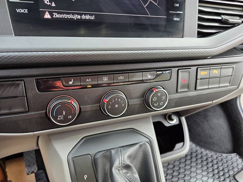 Volkswagen Caravelle (2022) 2.0 TDI DSG Long 9míst WEBASTO - fotka 27 z 43