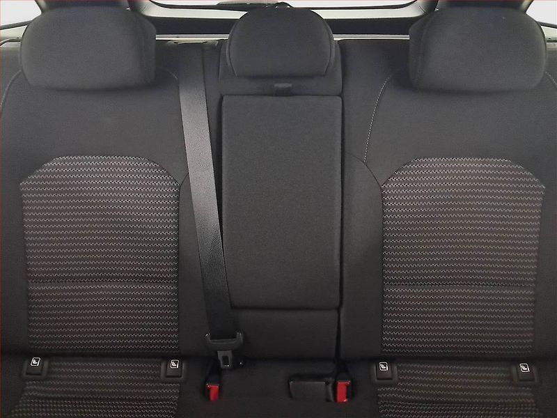Kia Ceed (2025) 1.5 T-GDI - fotka 10 z 19