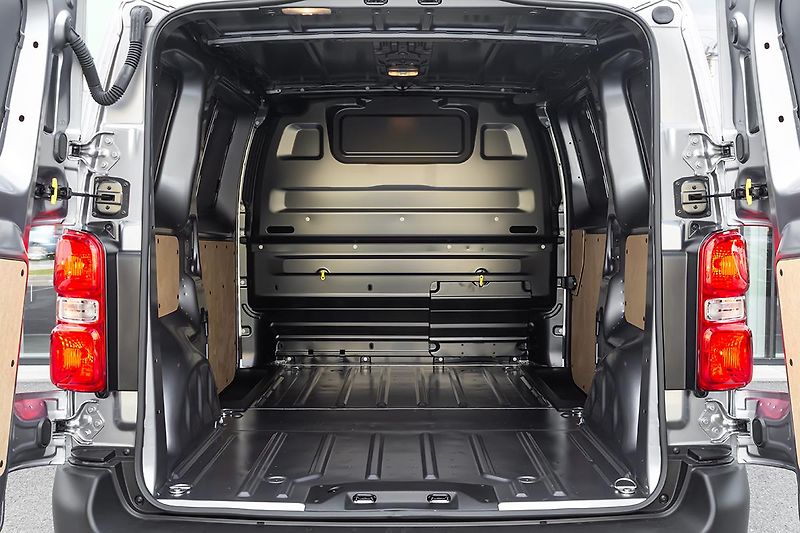 Citroën Jumpy (2026) 2,2 FG L2 BlueHDi 150k+kamera - fotka 10 z 19