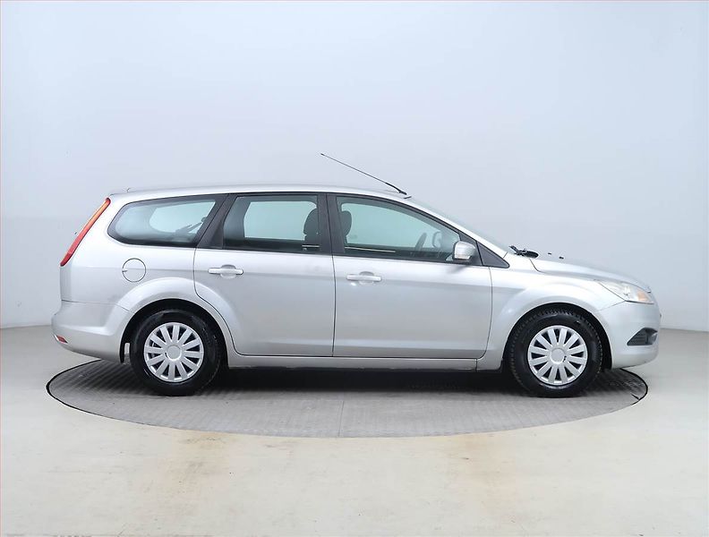 Ford Focus (2010) 1.6 TDCi, po STK, Klima - fotka 6 z 14