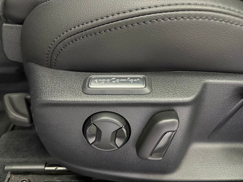 Volkswagen Passat 2.0TSI 200KW DSG 4MOTION R-LIN - fotka 24 z 28
