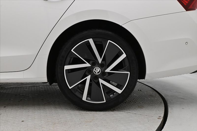 Škoda Octavia 2,0 TDI 110 kW SportLINE Záruk - fotka 32 z 32