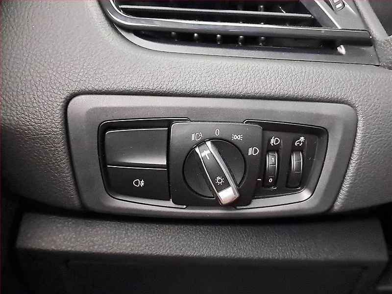 BMW Řada 2 (2019) 216i Active Tourer, Serv.kniha - fotka 19 z 20