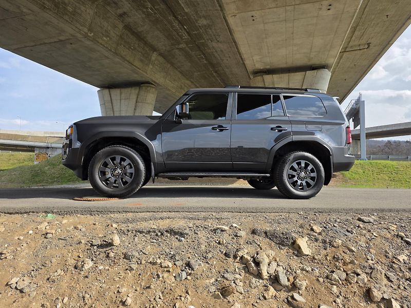 Toyota Land Cruiser 2.8-INVINCIBLE-ZÁRUKA-DPH - fotka 26 z 77