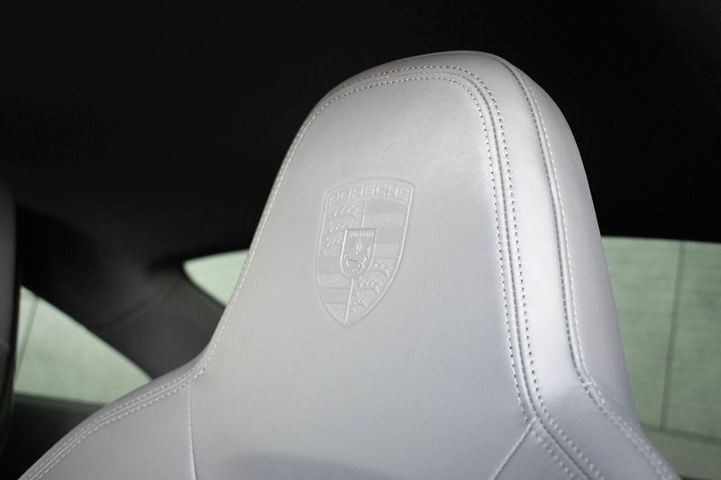 Porsche 911 992 CARRERA 4*BLACK PAKET*DPH* - fotka 13 z 29