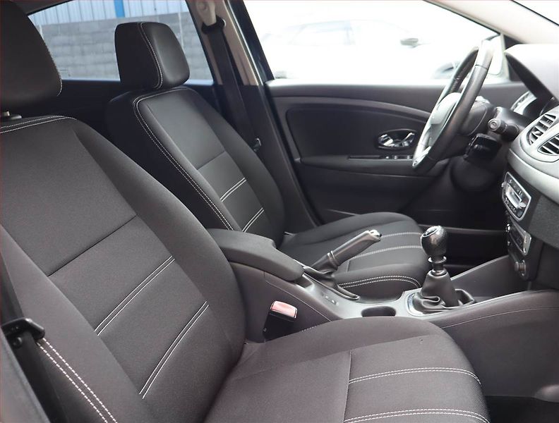 Renault Fluence (2015) 1.6 dCi, Tempomat - fotka 9 z 19