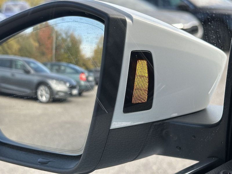 Škoda Superb (2023) Combi 2.0 TSI DSG L&K - fotka 31 z 38