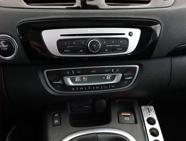 Renault Grand Scénic (2015) Bose 2.0 dCi, Automat, 7 míst - fotka 10 z 17
