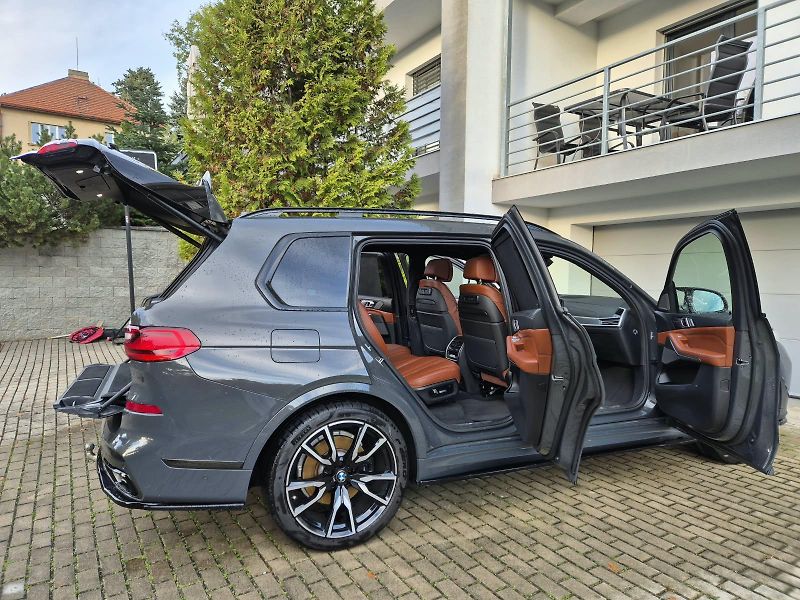 BMW X7 (2021) 40d Xdrive   REZERVACE - fotka 21 z 29