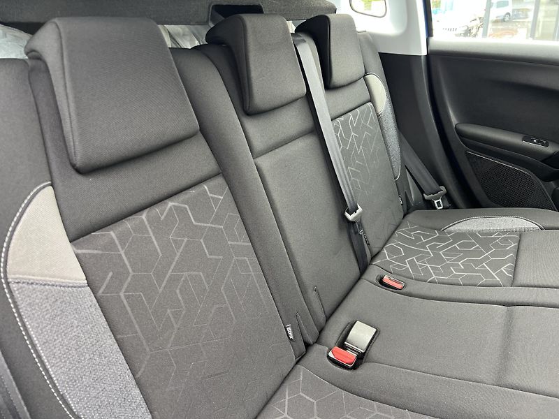 Peugeot 2008 1.2i KAMERA PŮVOD ČR 1.MAJ. - fotka 29 z 44