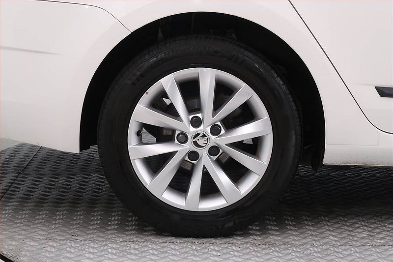 Škoda Octavia (2018) Style Plus 1.6 TDI, Tempomat - fotka 14 z 18