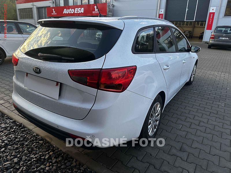 Kia Ceed (2017) 1.6i, 1.maj,ČR, autoAC, temp - fotka 2 z 3