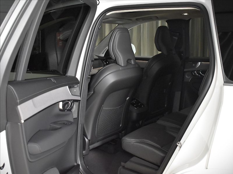 Volvo XC90 (2026) 2,0 B5  Ultra Bright - fotka 18 z 46