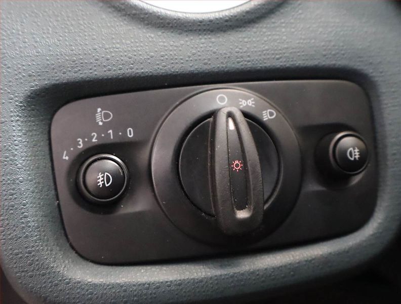 Ford Fiesta (2009) 1.25, nová STK, jezdí skvěle - fotka 18 z 19