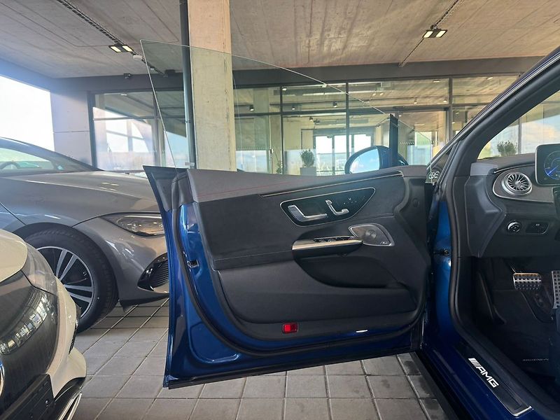 Mercedes-Benz EQE 43 AMG - fotka 9 z 21