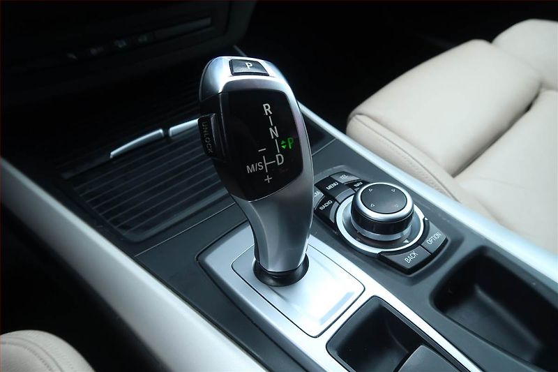 BMW X5 (2013) xDrive30d, 4X4, Automat - fotka 13 z 26