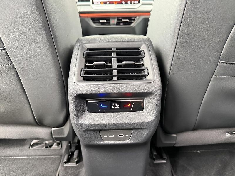 Volkswagen Tayron DSG 4M 2,0 TDi 142 kW R-Line - fotka 22 z 25