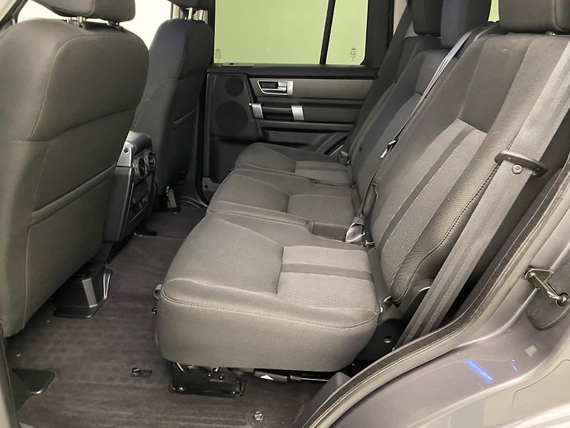 Land Rover Discovery 3.0 TDV6 S AWD AUT CZ - fotka 5 z 41