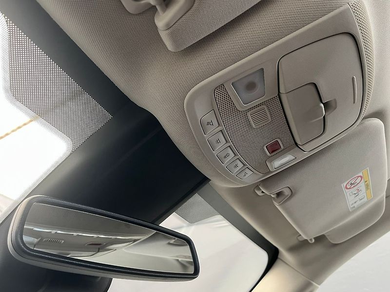 Ford Galaxy 2.5 HEV 7 míst po servise - fotka 25 z 44
