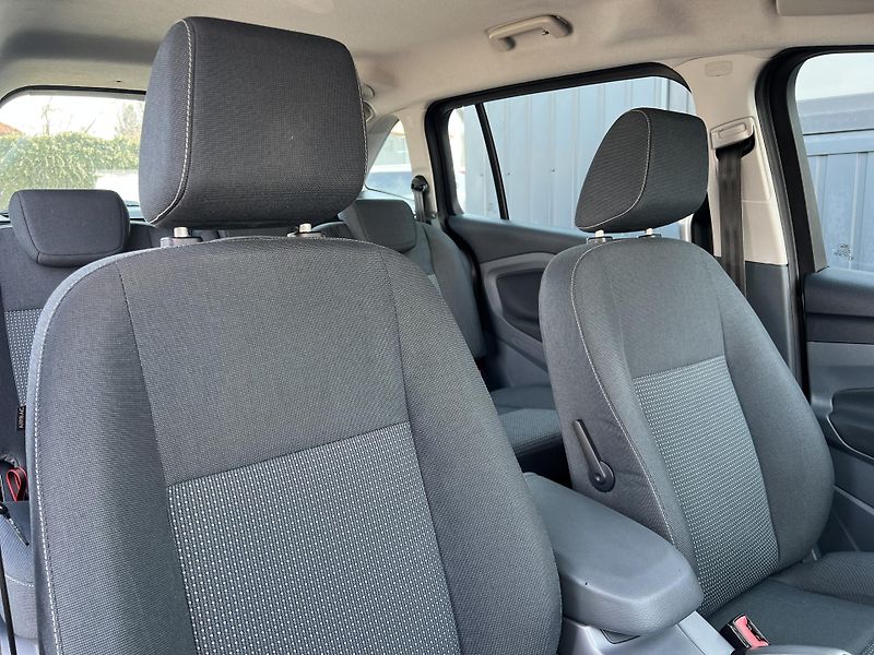Ford Grand C-MAX 1.6HDi 7MÍST ČR odp.DPH - fotka 32 z 41