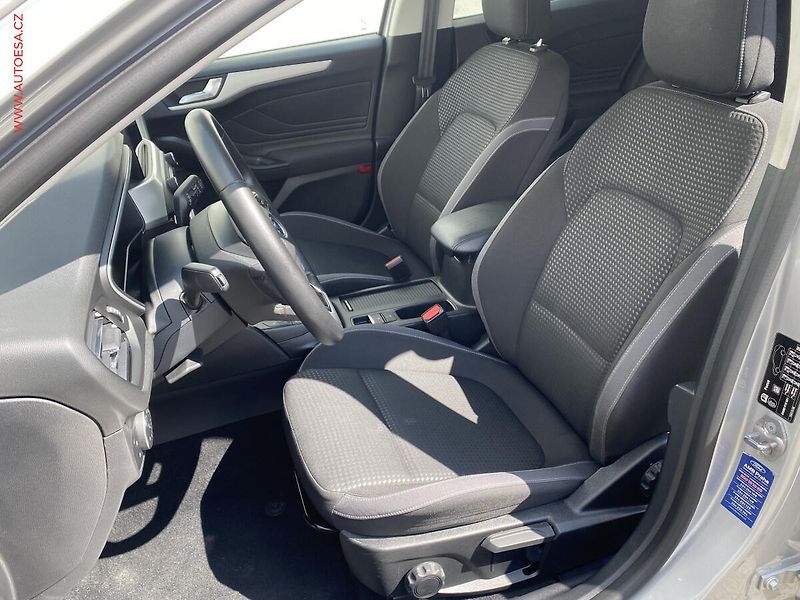 Ford Focus (2021) 1.5 TDCi, ČR, Trend, navi - fotka 9 z 17