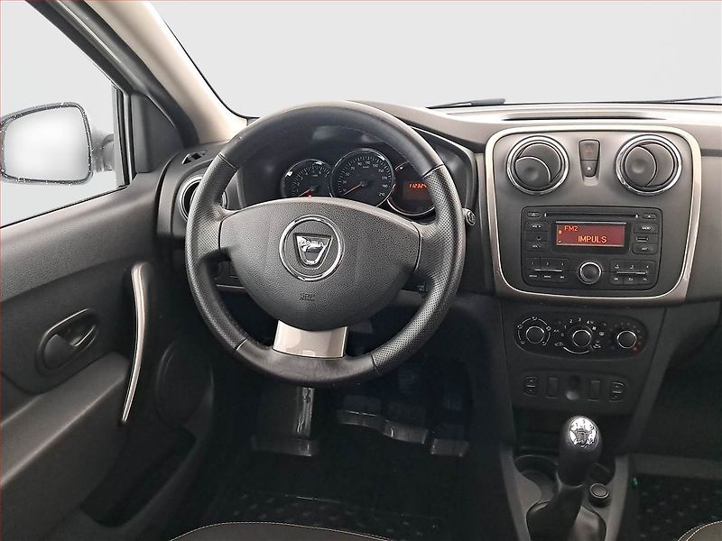 Dacia Logan (2016) 1.2 16V - fotka 7 z 16