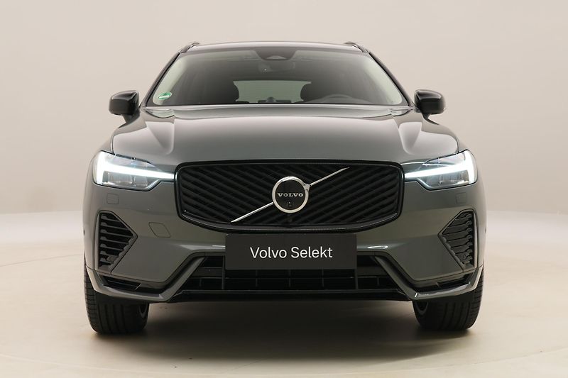 Volvo XC60 T8 AWD RECHARGE DARK REZERVACE - fotka 16 z 59