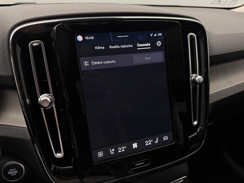 Volvo XC40 B4 AWD ULTIMATE CZ - fotka 44 z 49