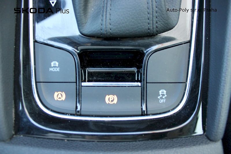 Škoda Karoq (2025) 1.5 TSI 110 kW Top Selection - fotka 14 z 25