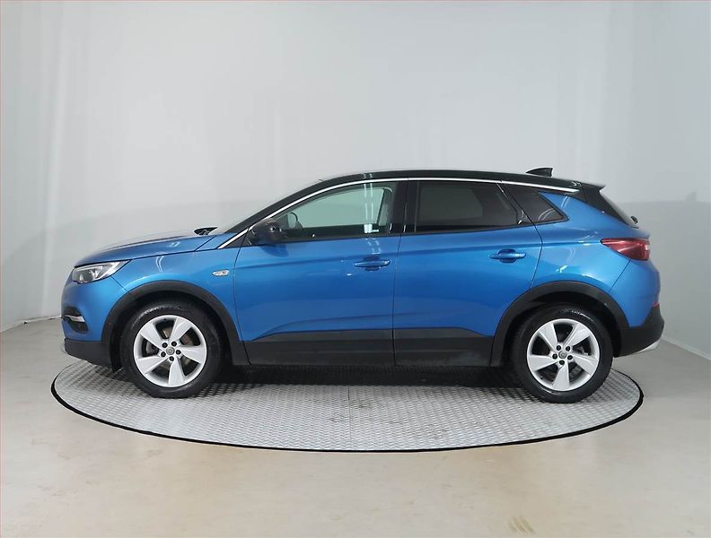Opel Grandland X (2018) 1.2 Turbo, Kůže, Tempomat - fotka 3 z 16