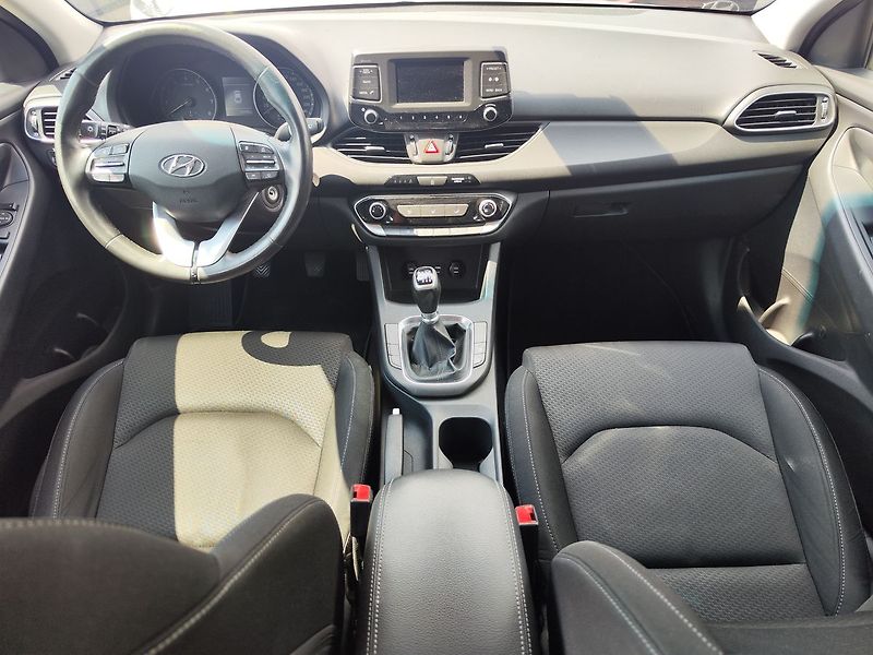 Hyundai i30 1.0 T-GDI/88kW Best of Czech - fotka 11 z 28
