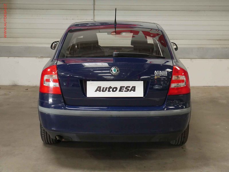 Škoda Octavia (2011) 1.6 16V, 2.maj,ČR, Klima - fotka 5 z 15
