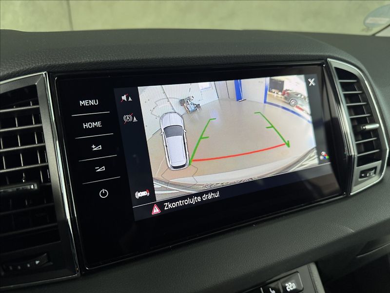 Škoda Karoq 2,0 TDi  DSG 4x4 Style Virtual - fotka 34 z 44