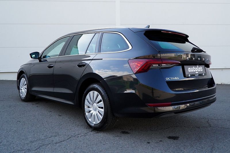 Škoda Octavia 2.0 TDi - fotka 9 z 28